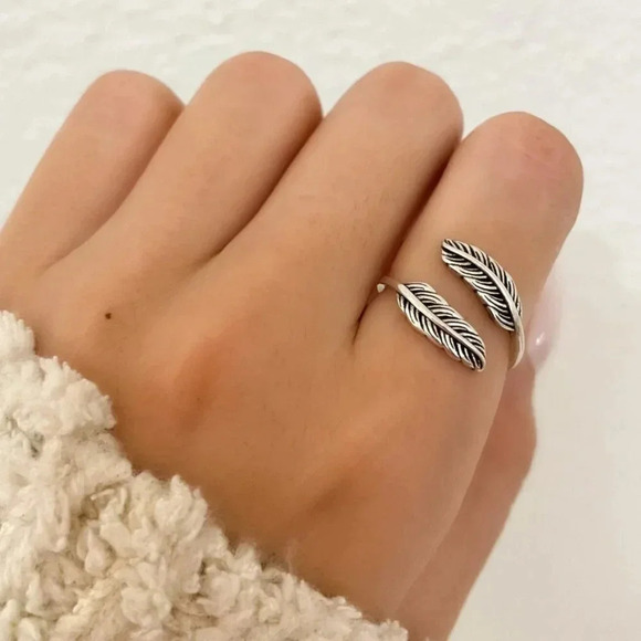 Jewelry - 925 Sterling Silver Dainty Feather Wrap Ring